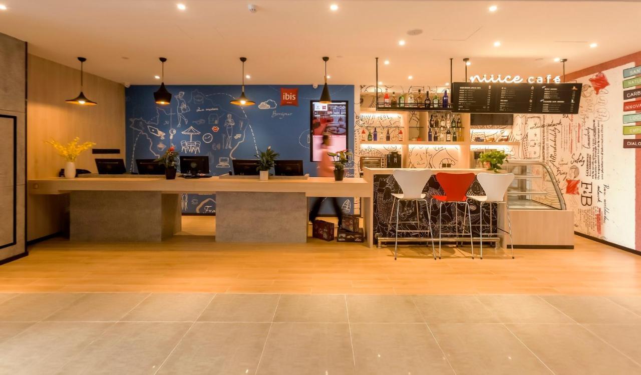 Ibis Zhengzhou Longhai Road Zewnętrze zdjęcie